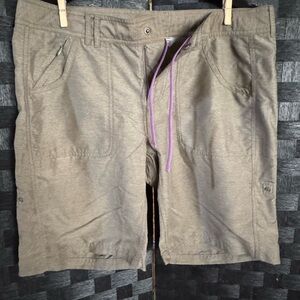 Women’s north face shorts size 10